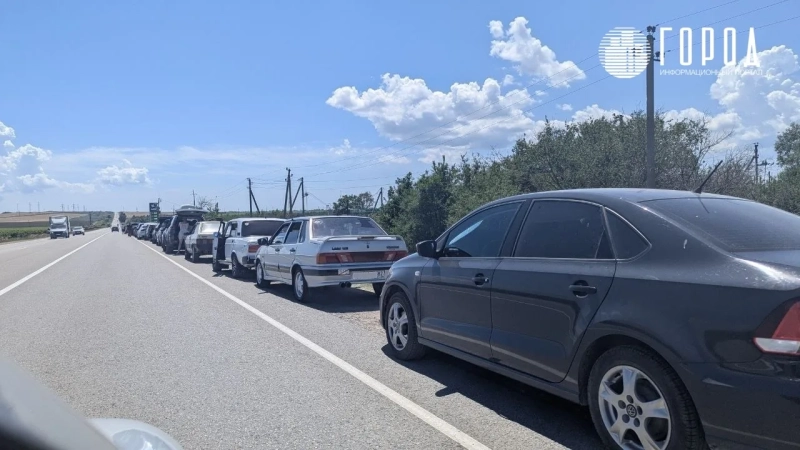 Объяснены причины возвращения очередей на АЗС Кубани